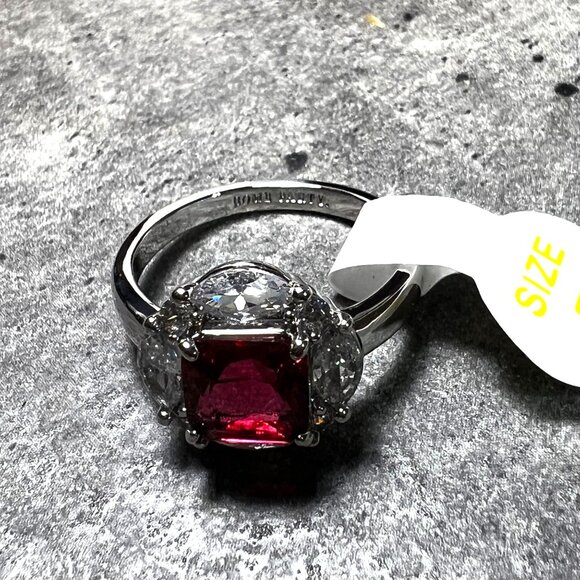 Ring Bomb Party Ring, NWOT, size 7, Red gemstone silver color band - Picture 4 of 4